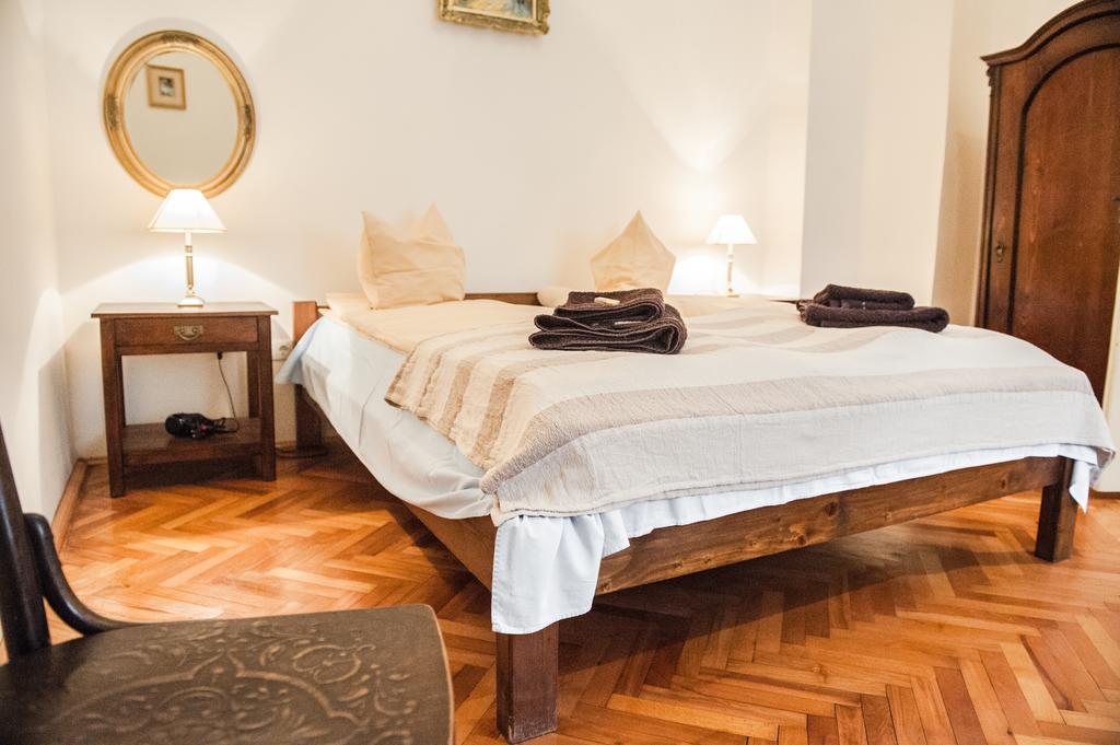 Brukenthal Central Apartments シビウ 部屋 写真