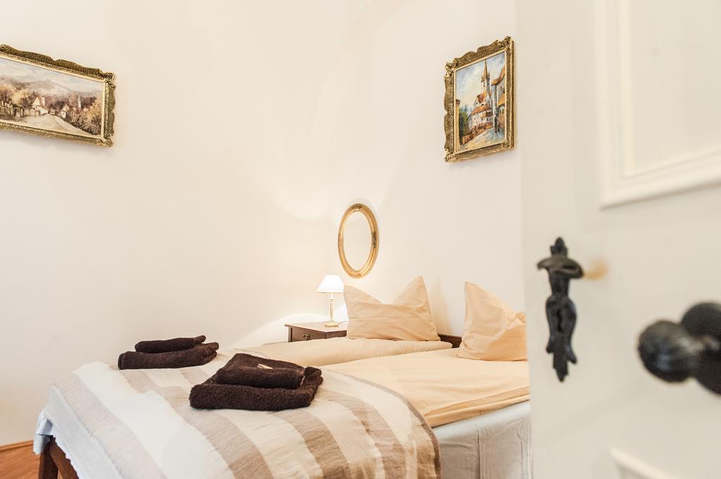 Brukenthal Central Apartments シビウ 部屋 写真