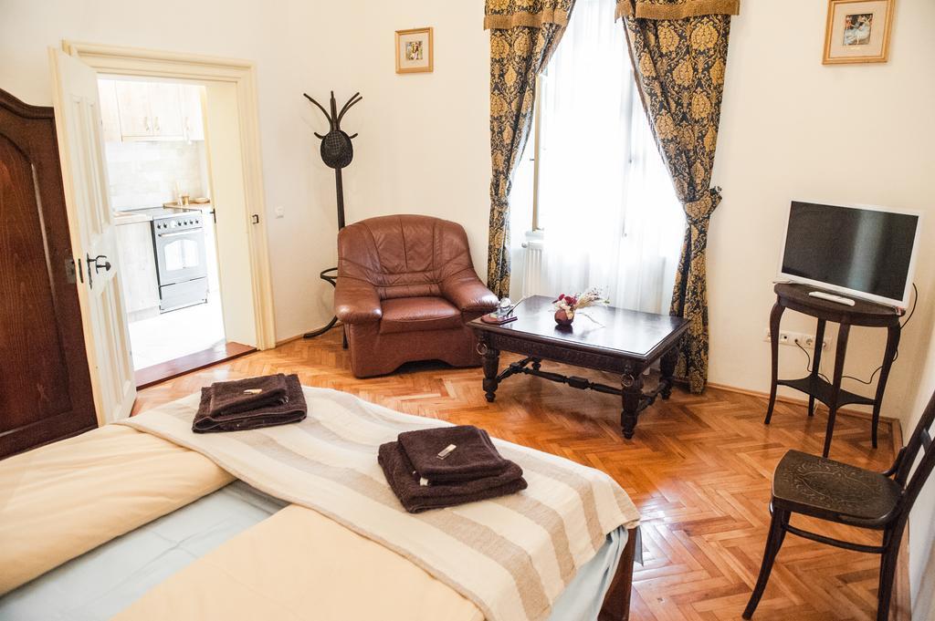 Brukenthal Central Apartments シビウ 部屋 写真